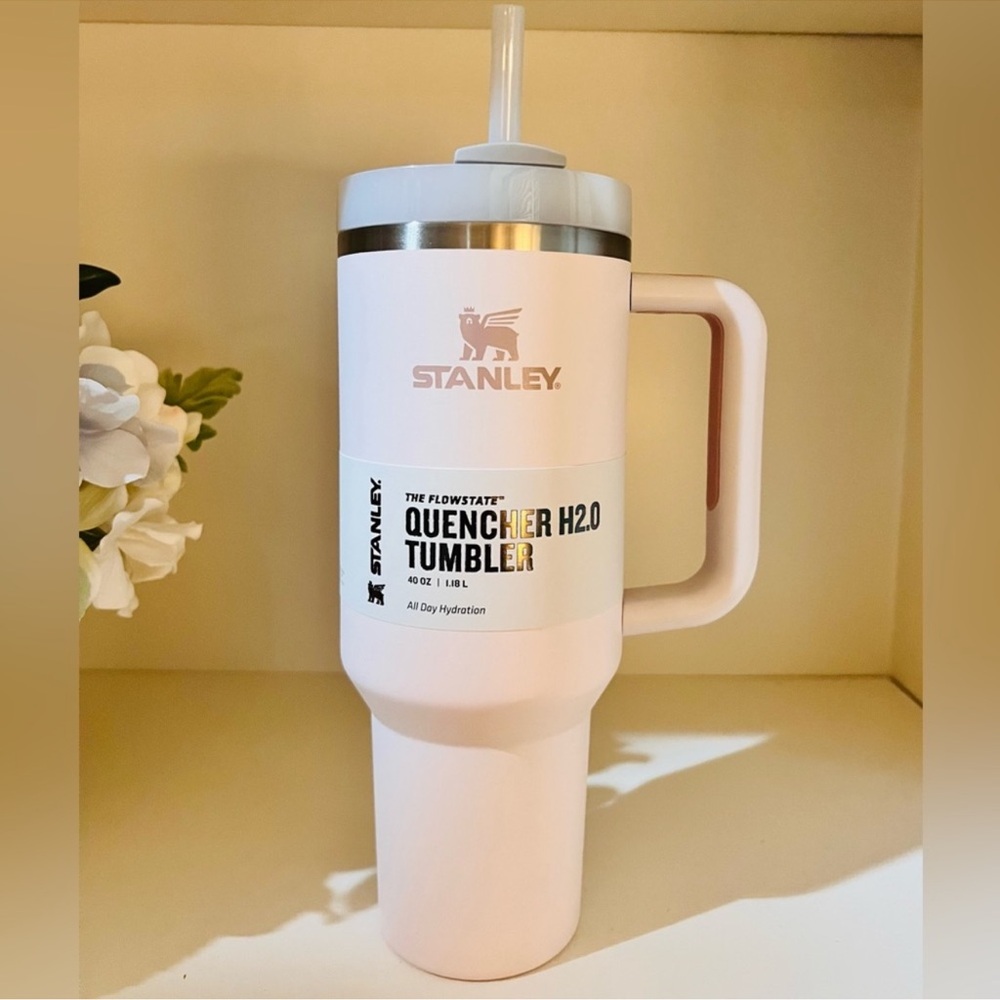 🎉LAST CHANCE🎉Stanley 40oz H2.0 Flowstate Tumbler Rose Quartz